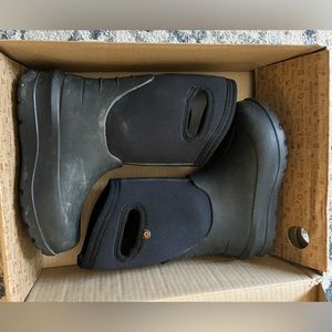 Kids black neo classic bogs - unisex boys or girls